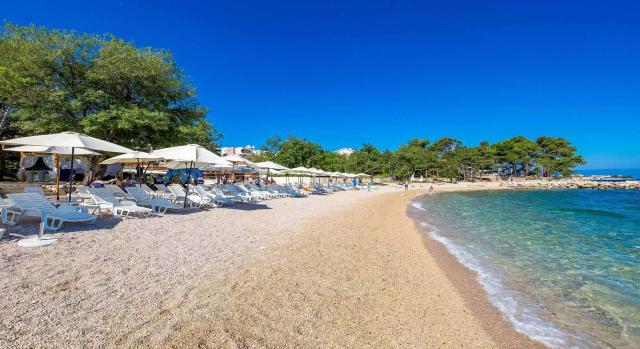 Blue Waves Resort