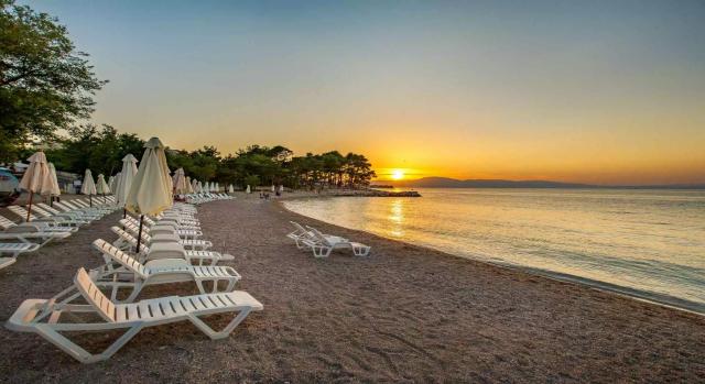 Blue Waves Resort