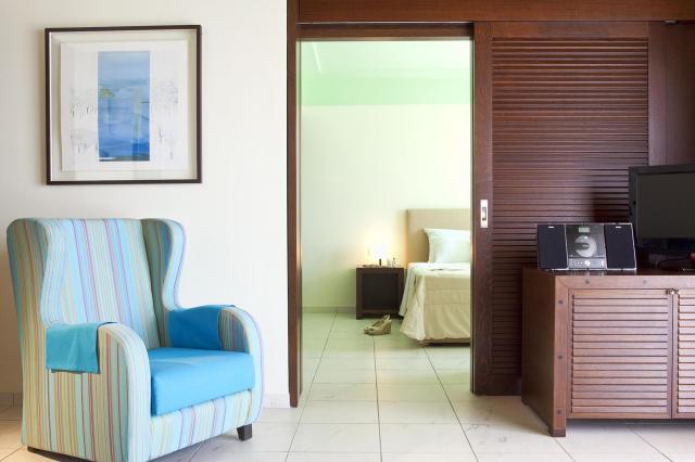 LOUIS Apostolata Island Resort