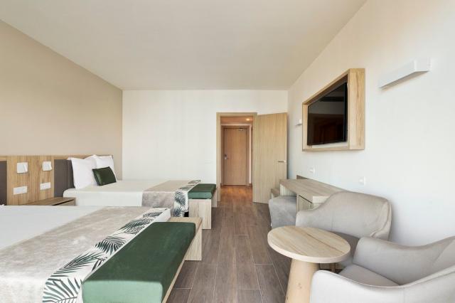 Perly Andalusie & Hotel Best Triton
