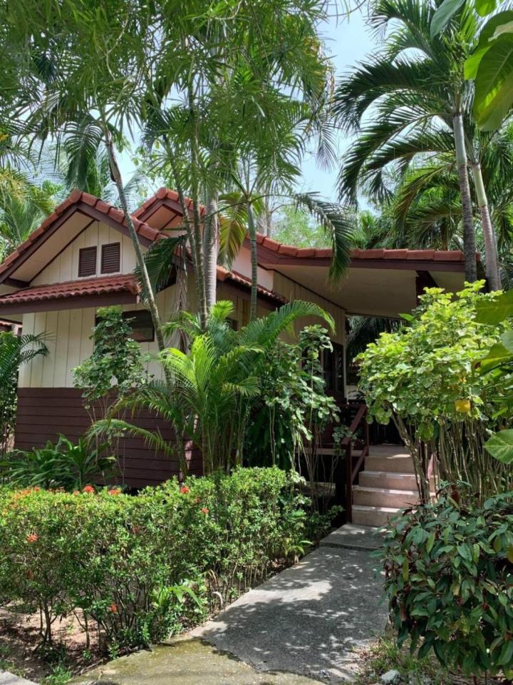 Coco Palm Beach Resort