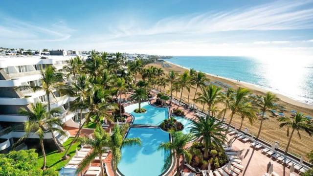 Hotel Plus Fariones Suite Hotel