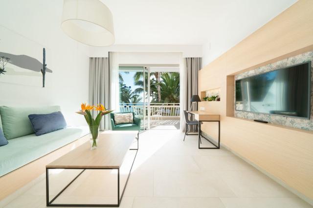 Hotel Plus Fariones Suite Hotel