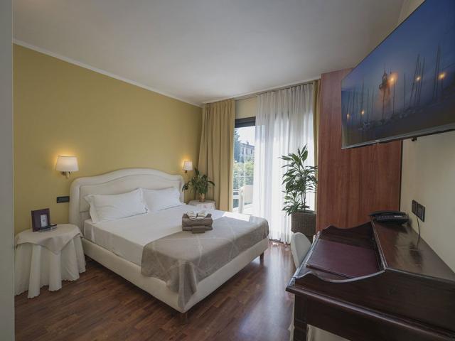 Admiral Hotel Villa Erme