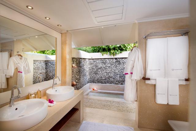 Diamonds Thudufushi Beach & Water Villas