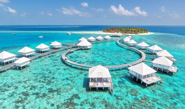Diamonds Thudufushi Beach & Water Villas