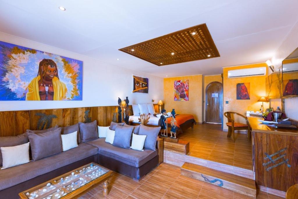 Royal Horizons Baobab