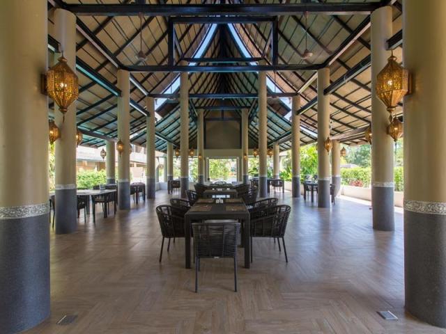 Hotel Maikhao Palm Beach Resort
