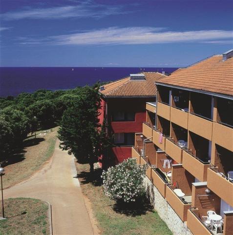 Lanterna Resort