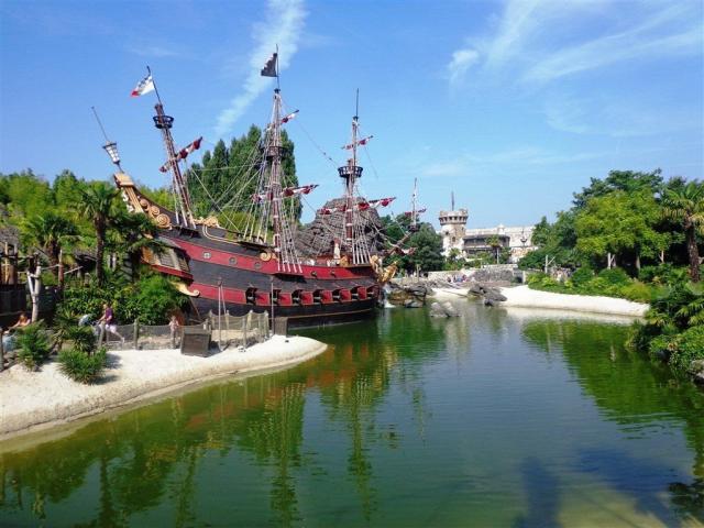 Silvestr v Disneylandu