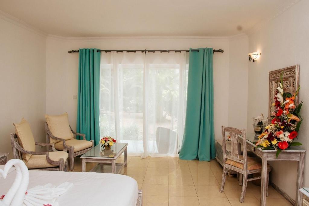 Hotel Hibiscus Beach Resort & Spa