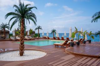 Club Aqua Plaza