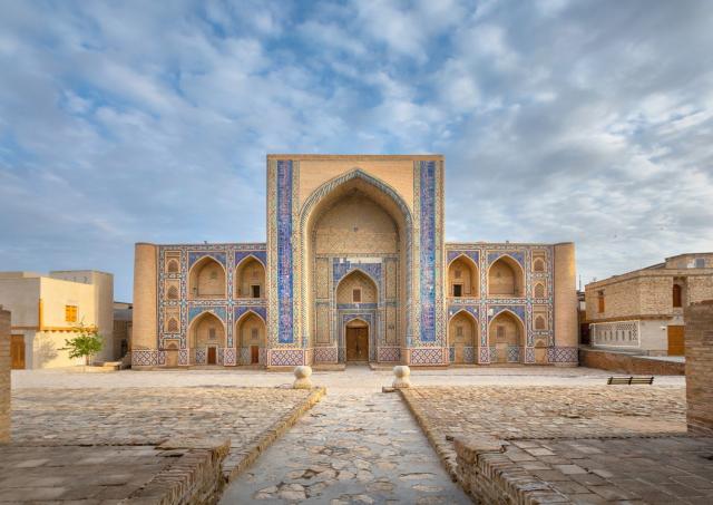 Uzbekistán - Tádžikistán