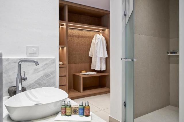 Hotel Myconian Korali - Relais and Chateaux