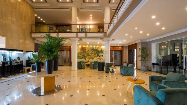 Riviera Hotel