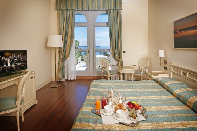 Hotel Savoy Palace
