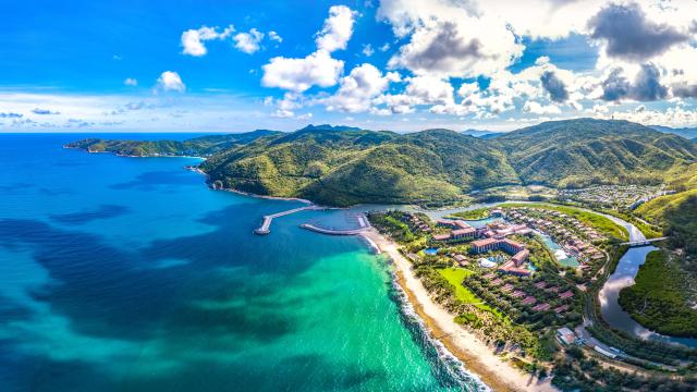 Yalong Bay