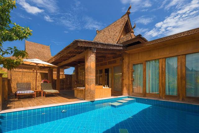 deluxe pool vila