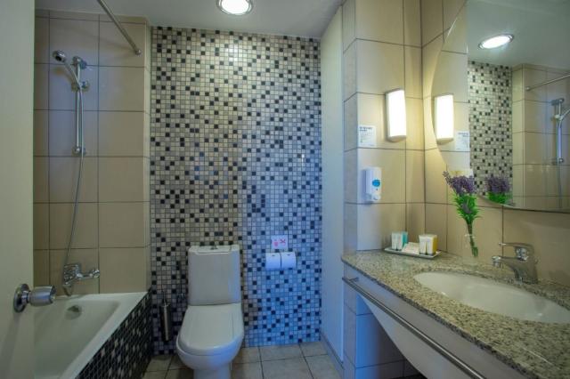 Hotel Louis Althea Beach