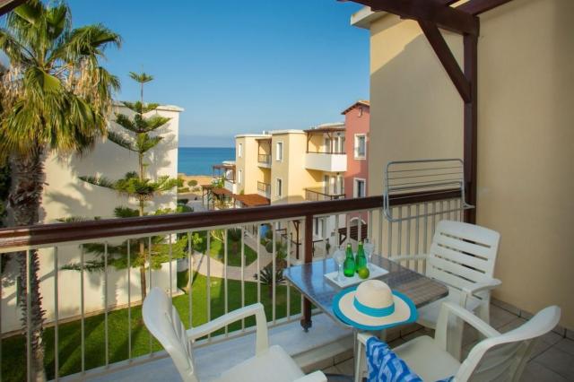 Hotel Louis Althea Beach