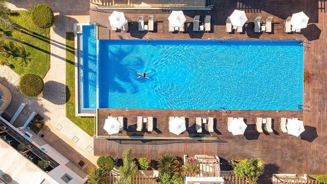 Hotel Louis Althea Beach