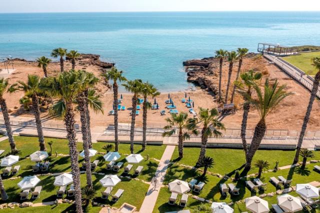 Hotel Louis Althea Beach