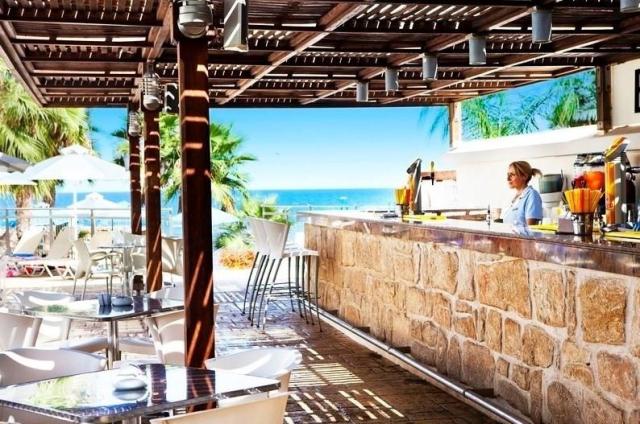Hotel Louis Althea Beach