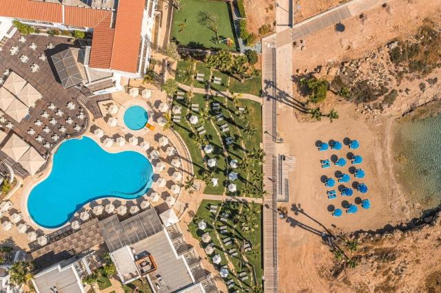 Hotel Louis Althea Beach