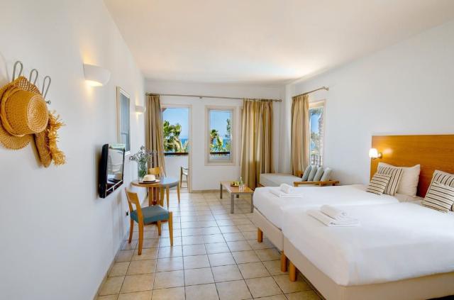 Hotel Louis Althea Beach