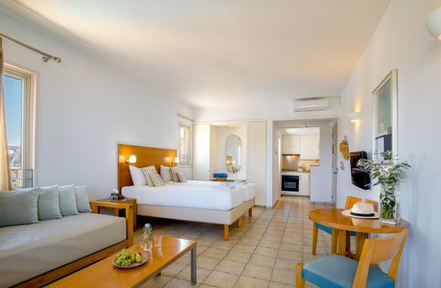 Hotel Louis Althea Beach