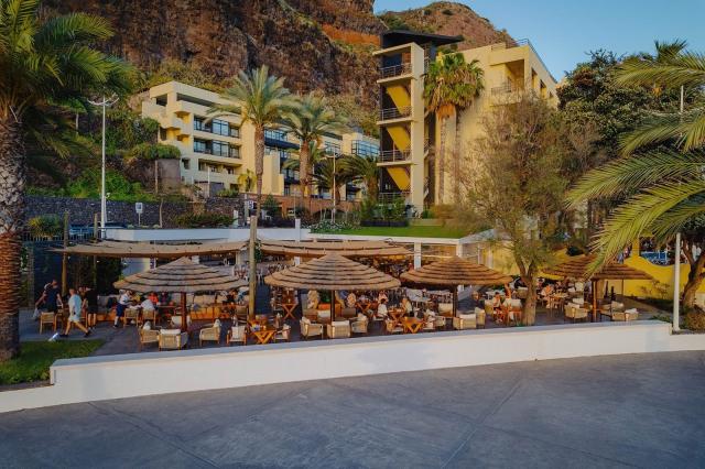 Hotel Calheta Beach
