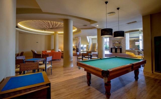 Hotel Calheta Beach