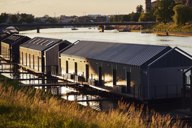 New Port Hotel