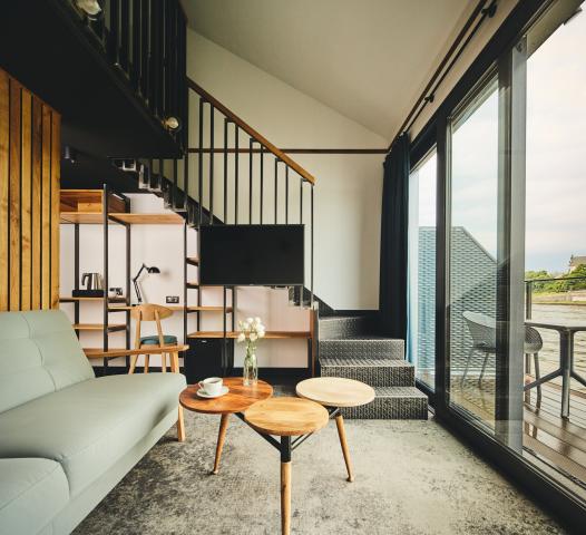New Port Hotel