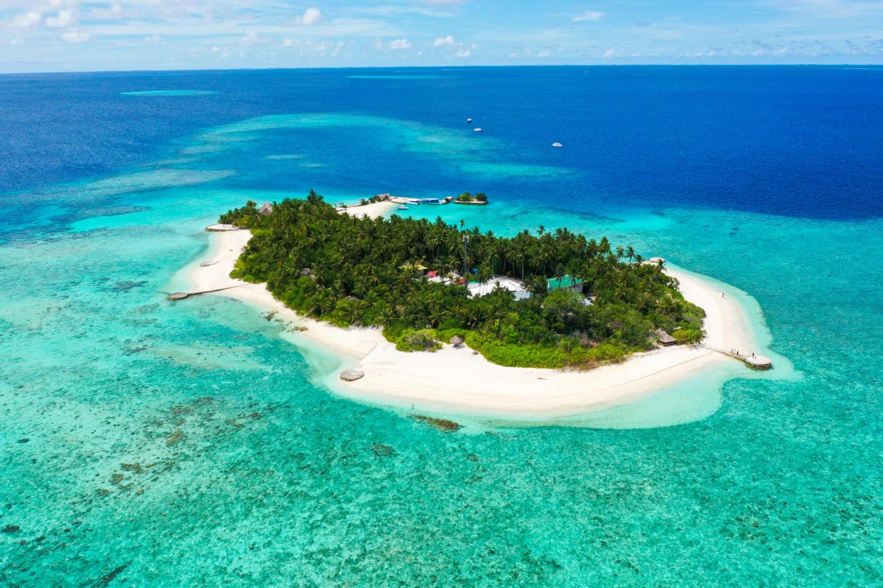 Makunudu Island Resort