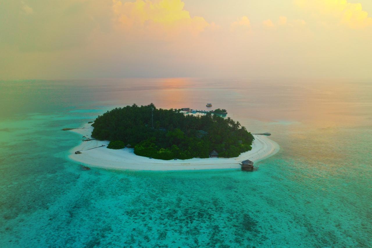 Makunudu Island Resort