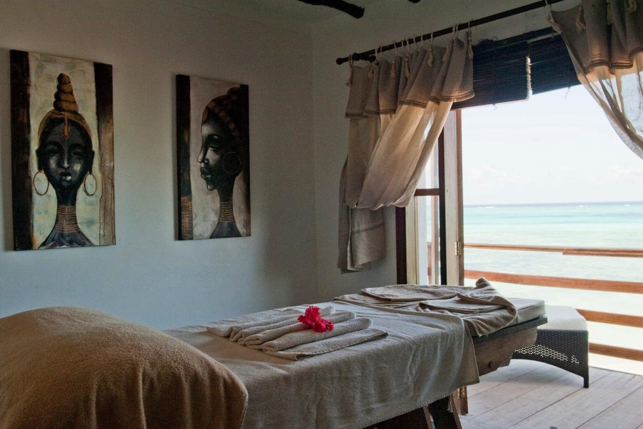 Hotel Karafuu Beach Resort