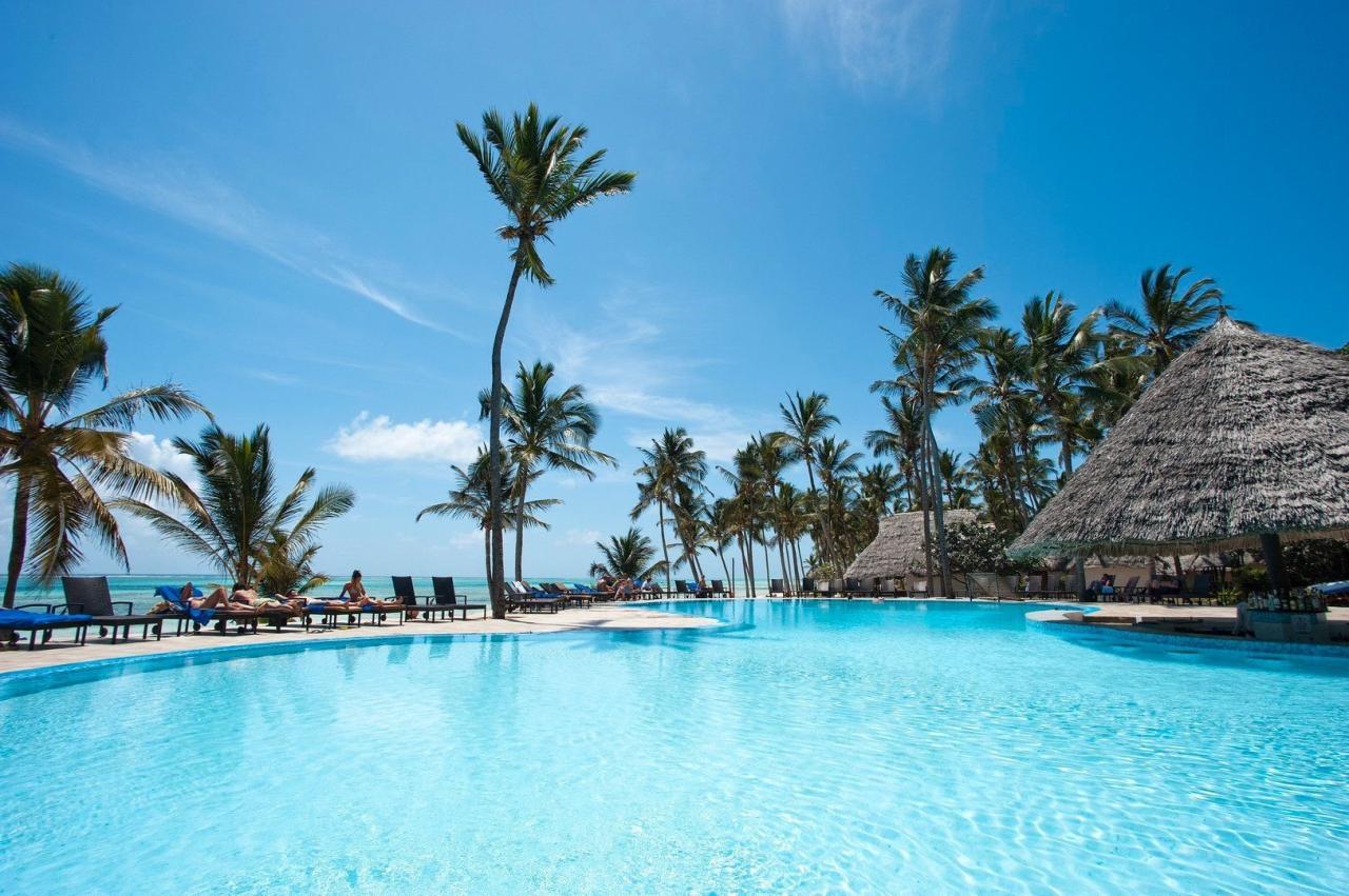 Hotel Karafuu Beach Resort