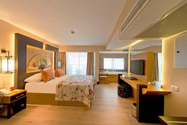 Hotel Limak Lara De Luxe Resort