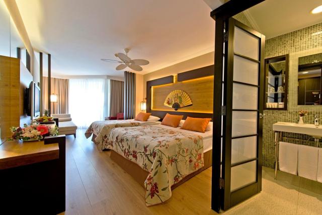 Hotel Limak Lara De Luxe Resort