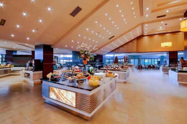 Hotel Limak Lara De Luxe Resort