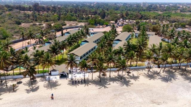 Bungalow Beach Hotel