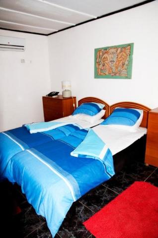 Bungalow Beach Hotel
