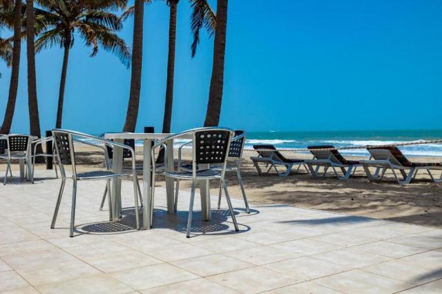 Bungalow Beach Hotel