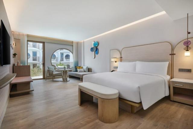 Hotel Veranda Resort Phuket Autograph Collection