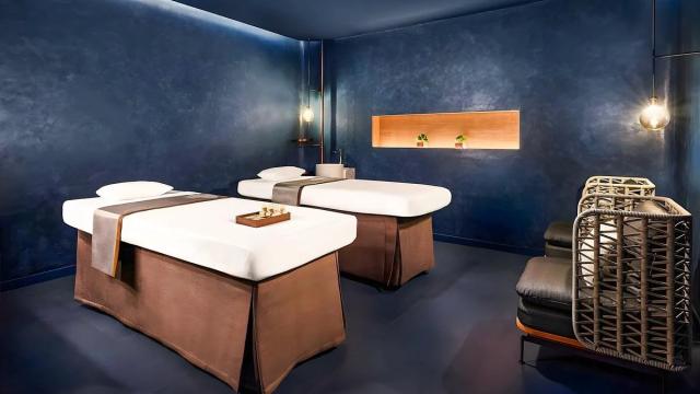 Hotel Veranda Resort Phuket Autograph Collection