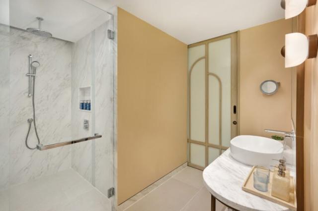 Hotel Veranda Resort Phuket Autograph Collection