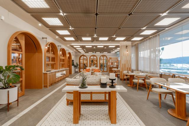 Hotel Veranda Resort Phuket Autograph Collection