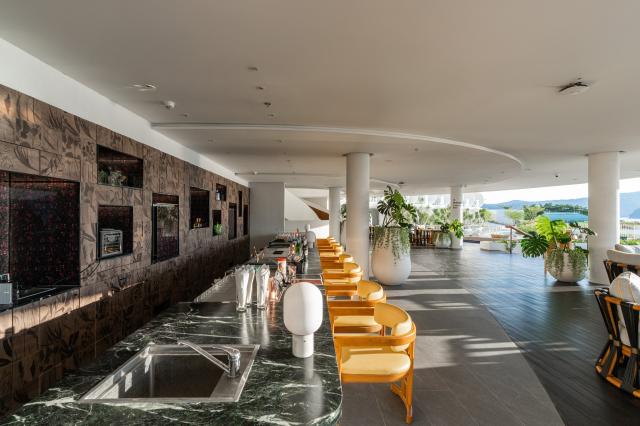 Hotel Veranda Resort Phuket Autograph Collection