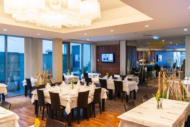 Avance Hotel